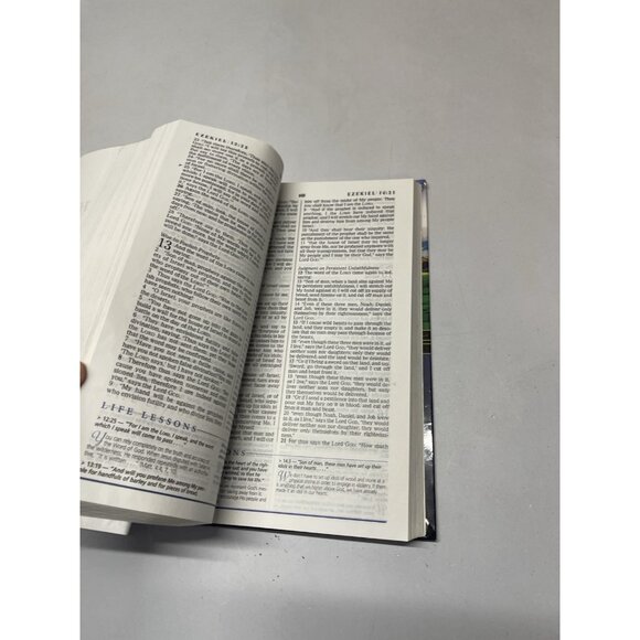 Charles F. Stanley Life Principles Bible LARGE PRINT NKJV - Picture 8 of 15